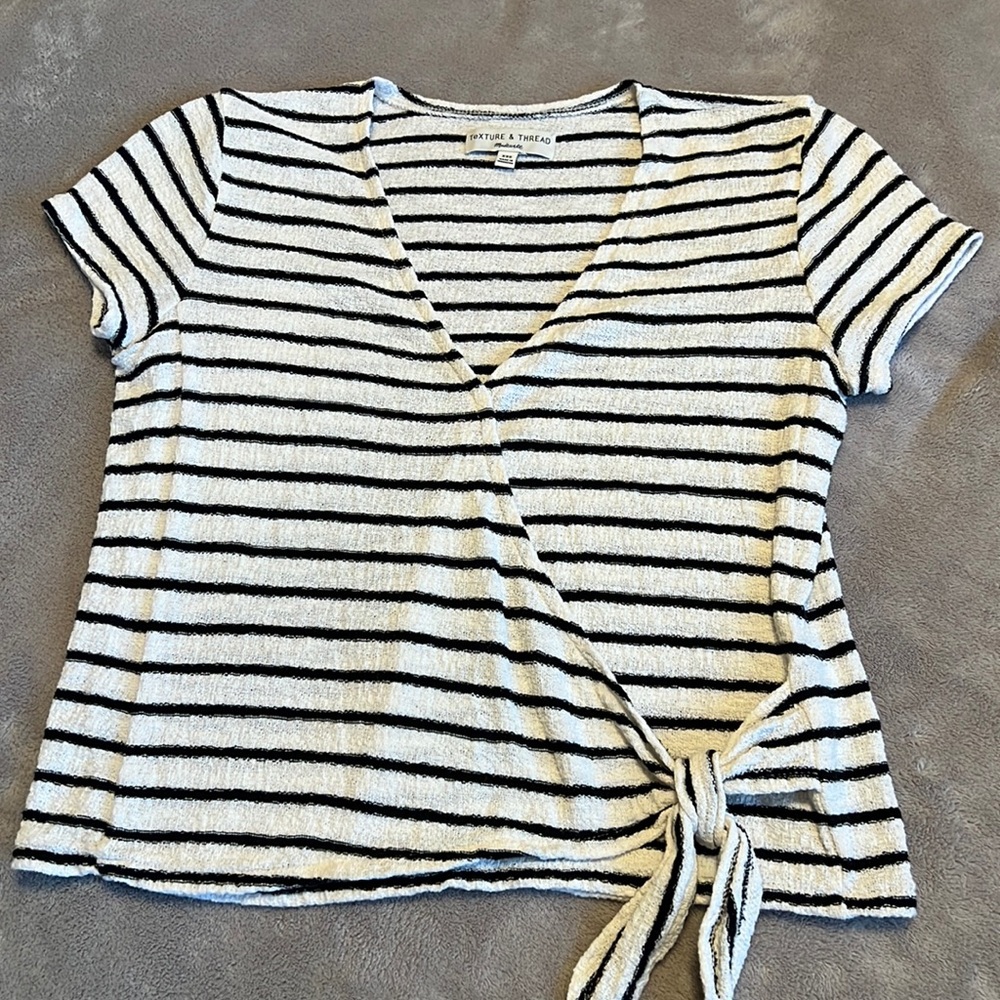 Madewell Texture & Thread Short-Sleeve Wrap Top in Stripe - Picture 2 of 12